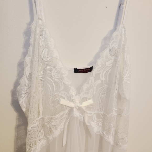 Avidlove | Classic White Lace Asymmetrical Hem Teddy or Chemise (Size XL) - Picture 3 of 10